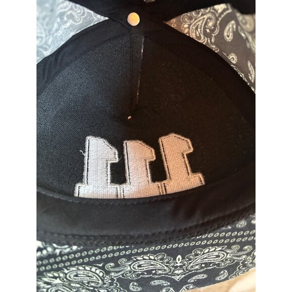 Boohoo MAN Paisley Bandana Print Snapback Hat Adjustable - Picture 5 of 5